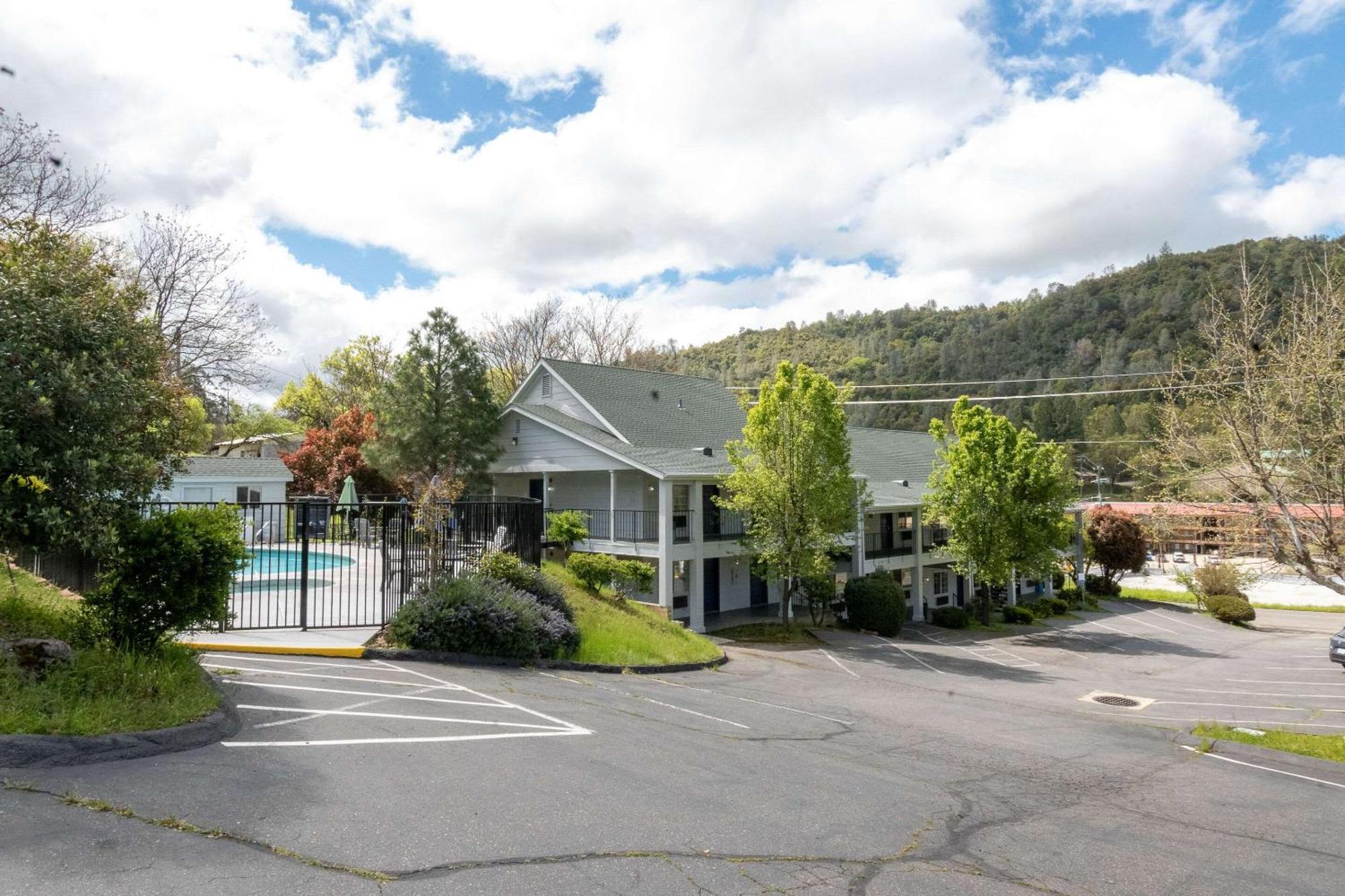 Quality Inn Yosemite Valley Gateway Mariposa Esterno foto